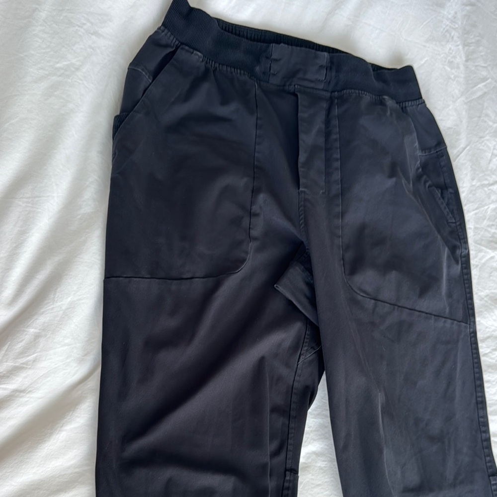 Lululemon Men’s Joggers - Picture 3 of 9